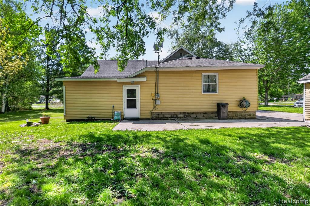 3660 Keewahdin Road, Fort Gratiot, MI 48059 — Photo 33