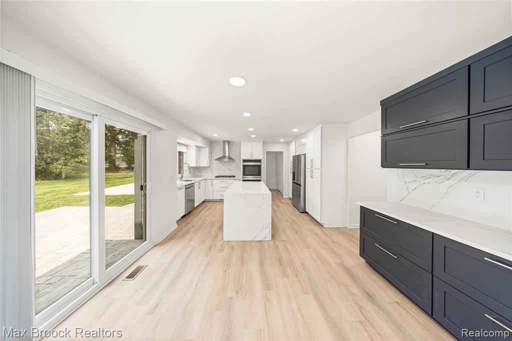 4490 Strathdale Lane, West Bloomfield, MI 48323 — Photo 20