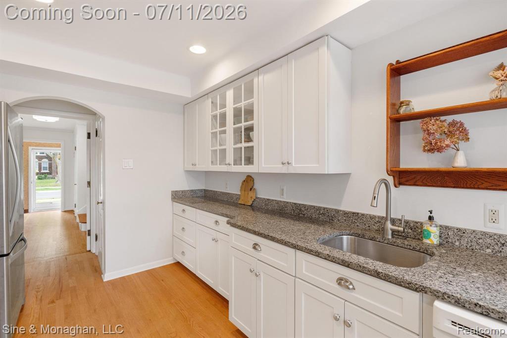 679 NEFF Road, Grosse Pointe, MI 48230 — Photo 18