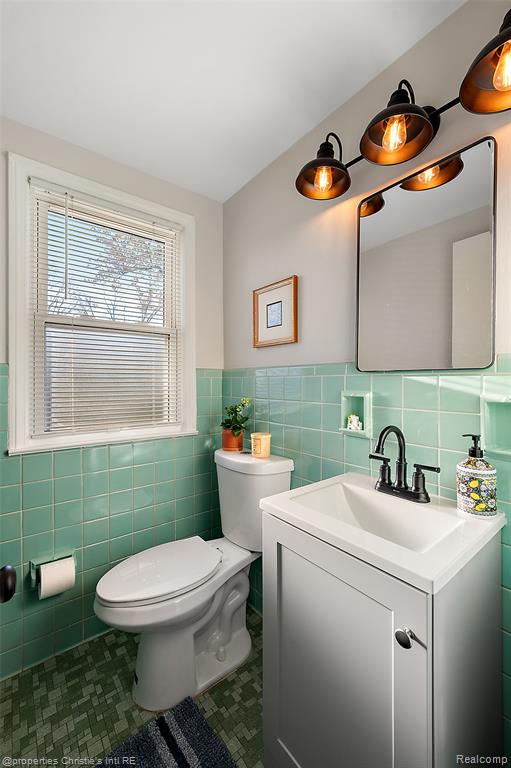 852 Harcourt Road, Grosse Pointe Park, MI 48230 — Photo 24