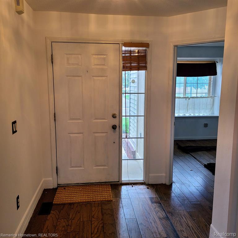 497 LILLY VIEW Court, 48, Howell, MI 48843 — Photo 2