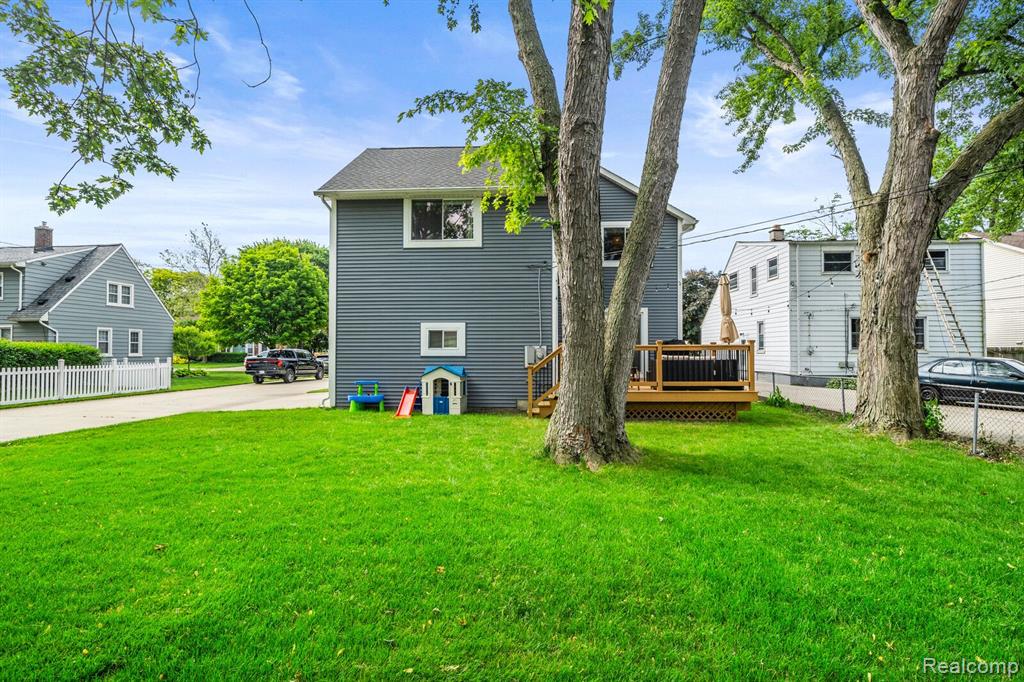 920 CAMBRIDGE Road, Berkley, MI 48072 — Photo 35