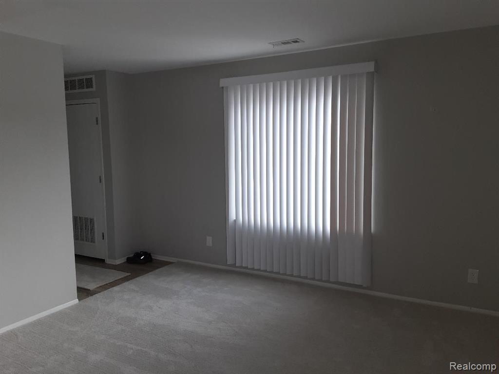 4712 E 10 MILE Road, Warren, MI 48091 — Photo 4