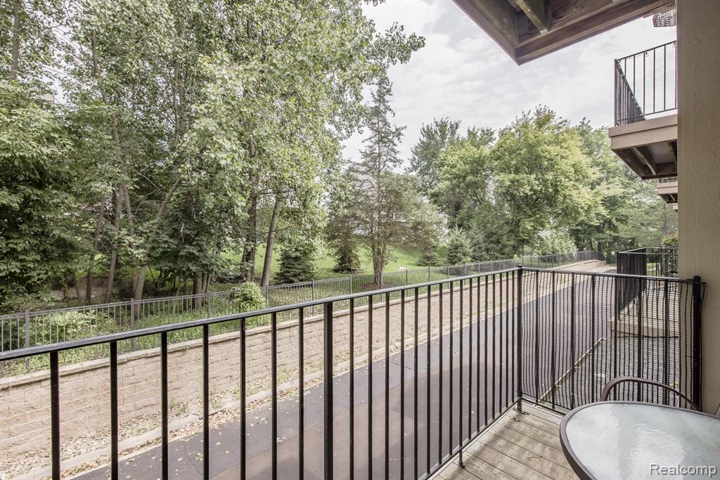 617 Village Lane, 58, Milford, MI 48381 — Photo 17