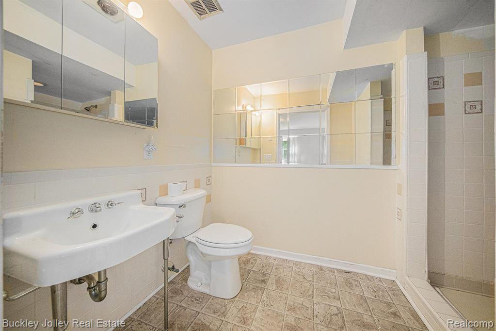9515 MEADOW Lane, Pinckney, MI 48169 — Photo 10