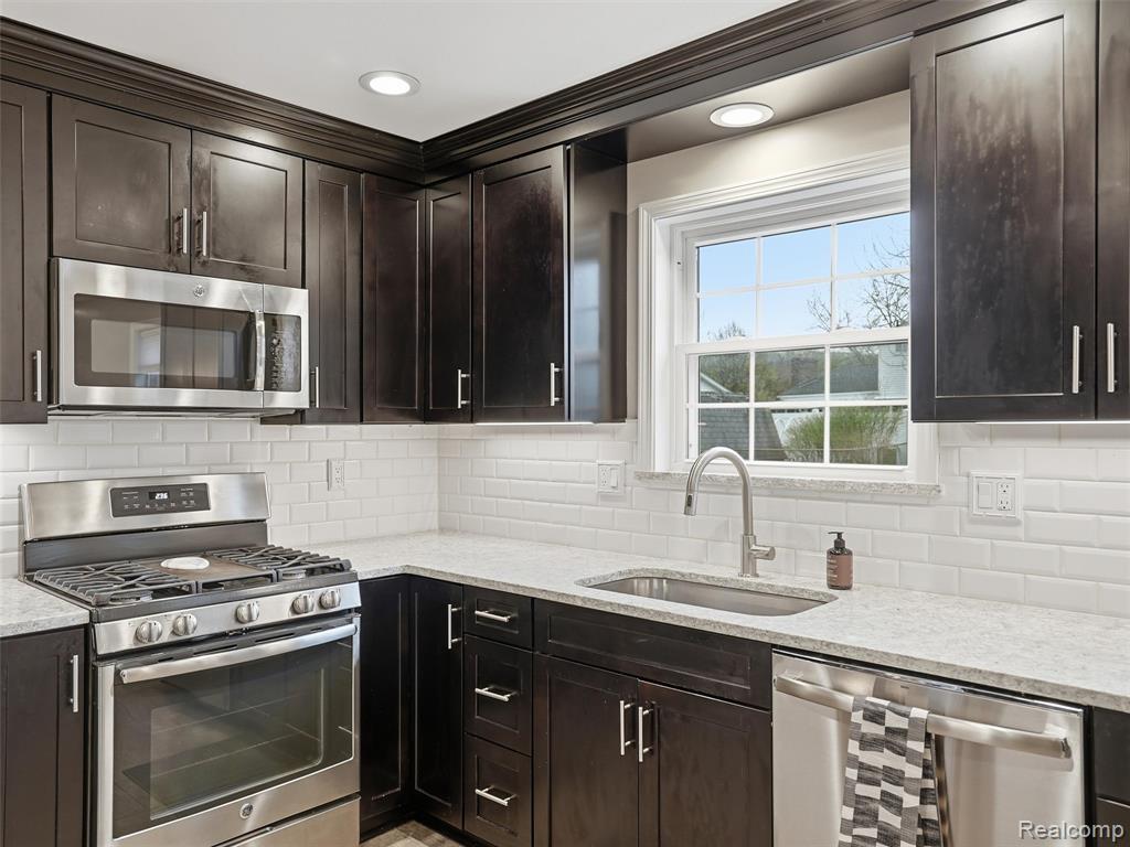 42902 Saxony Road, Canton, MI 48187 — Photo 19