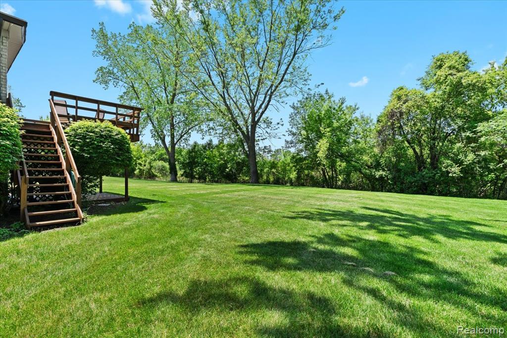 8876 Sandy Crest Drive, White Lake, MI — Photo 33