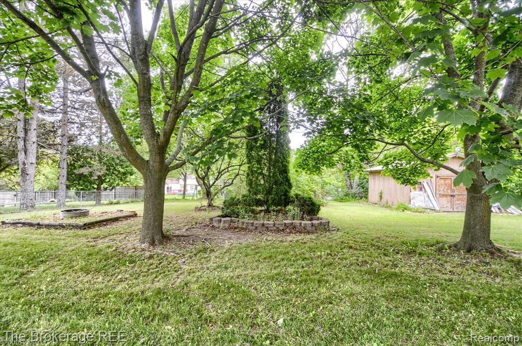 732 E Grand Blanc Road, Grand Blanc, MI 48439 — Photo 29