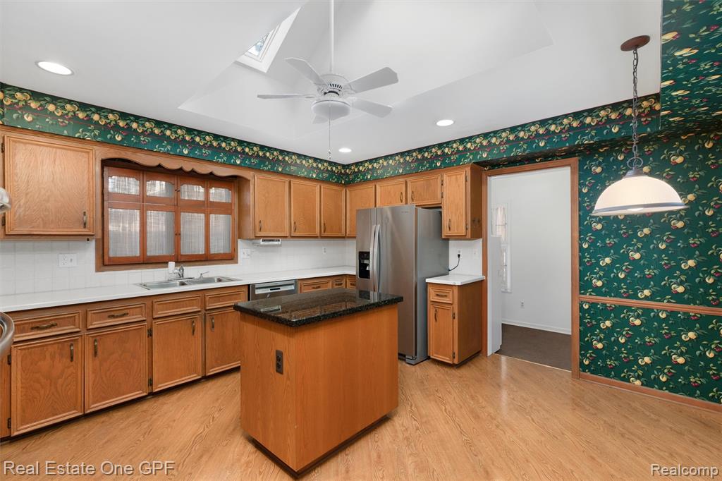277 Kenwood Court, Grosse Pointe Farms, MI 48236 — Photo 11