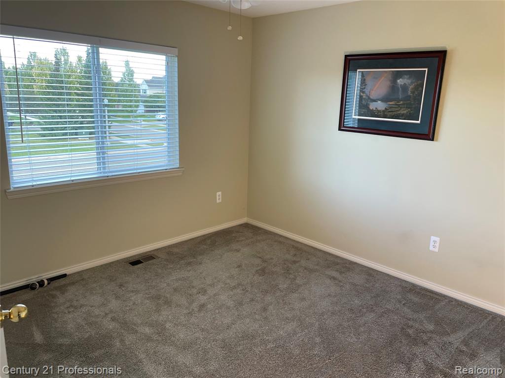 778 W Peninsula Court, Oxford, MI, 48371