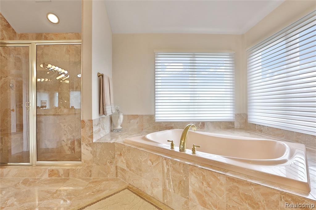 5826 Murfield Drive, Rochester, MI 48306 — Photo 49