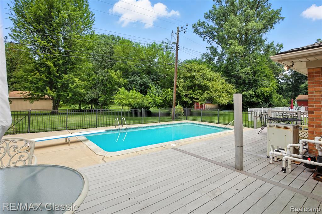 415 Booth Road, Troy, MI 48085 — Photo 36