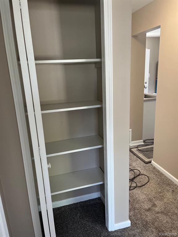8476 ORCHARD Avenue, Warren, MI 48089 — Photo 17