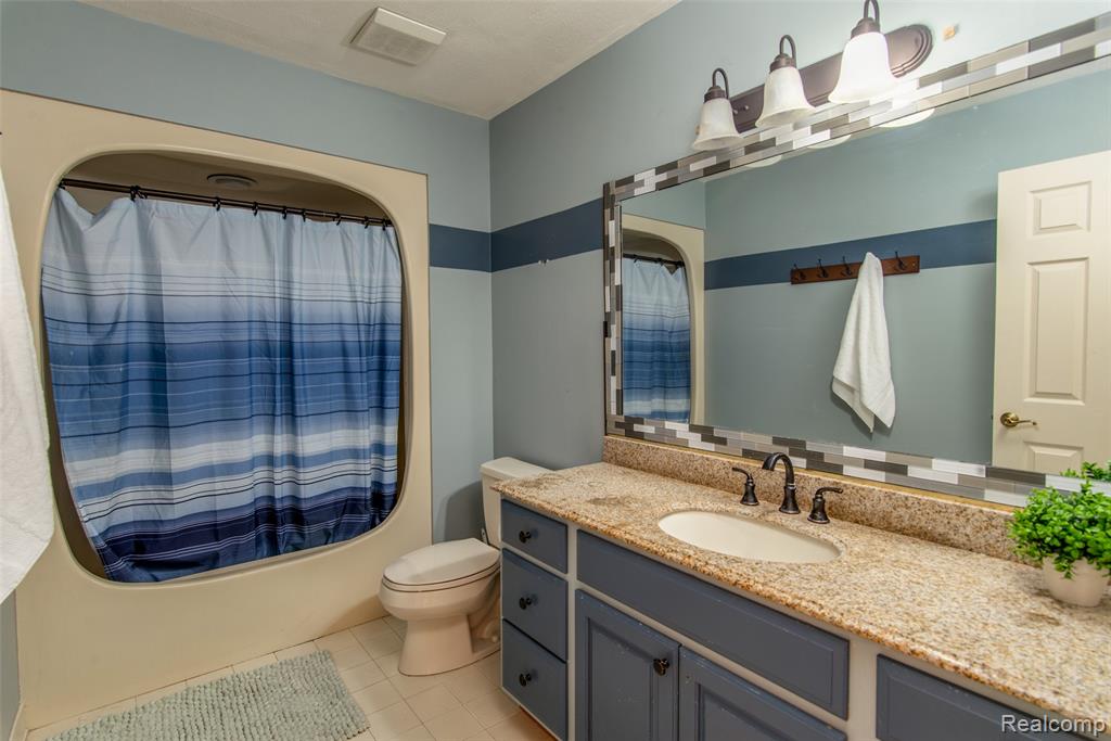 5090 Stone Oak Drive, Jackson, MI 49201 — Photo 28