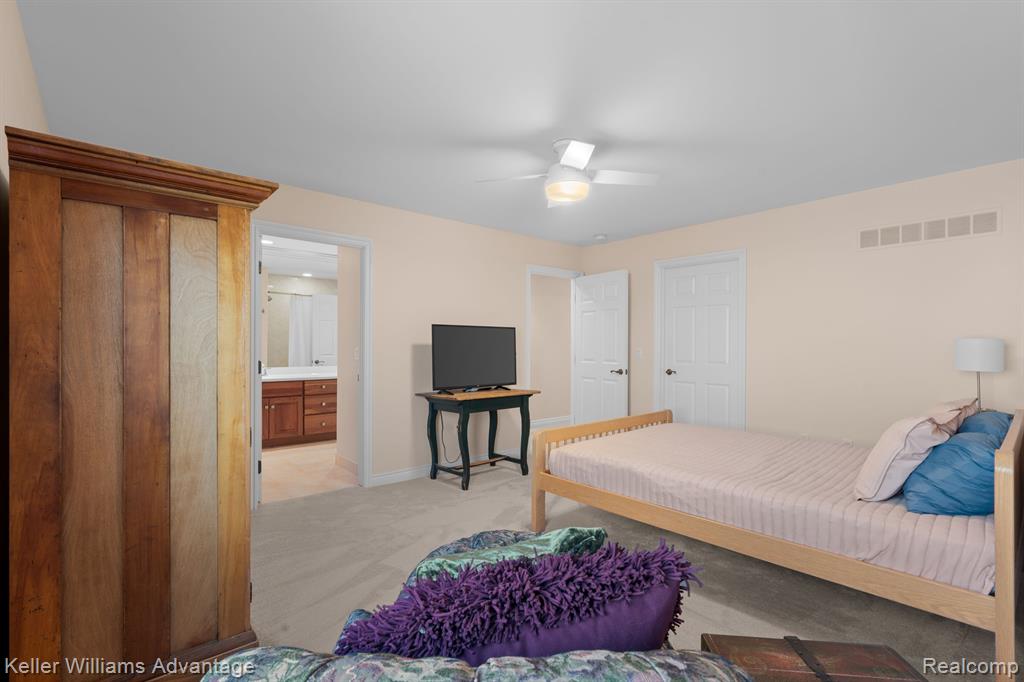 2026 HUNTERS CREEK Drive, Ypsilanti, MI 48198 — Photo 28