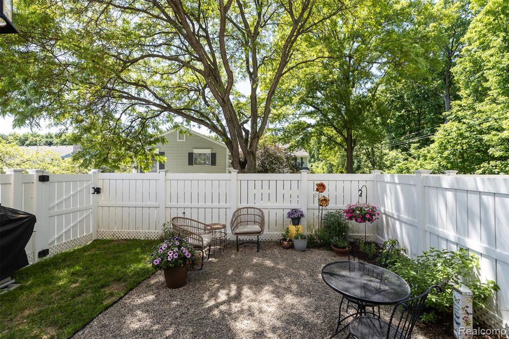 42126 Pellston Drive, Northville, MI 48167 — Photo 22