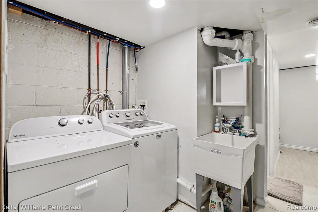 23070 Rosewood Street, Oak Park, MI 48237 — Photo 26