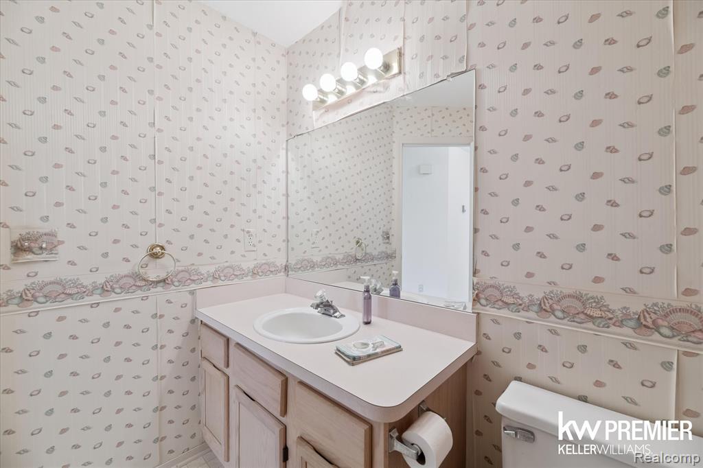 4862 Ashley Lane, Waterford, MI 48329 — Photo 19