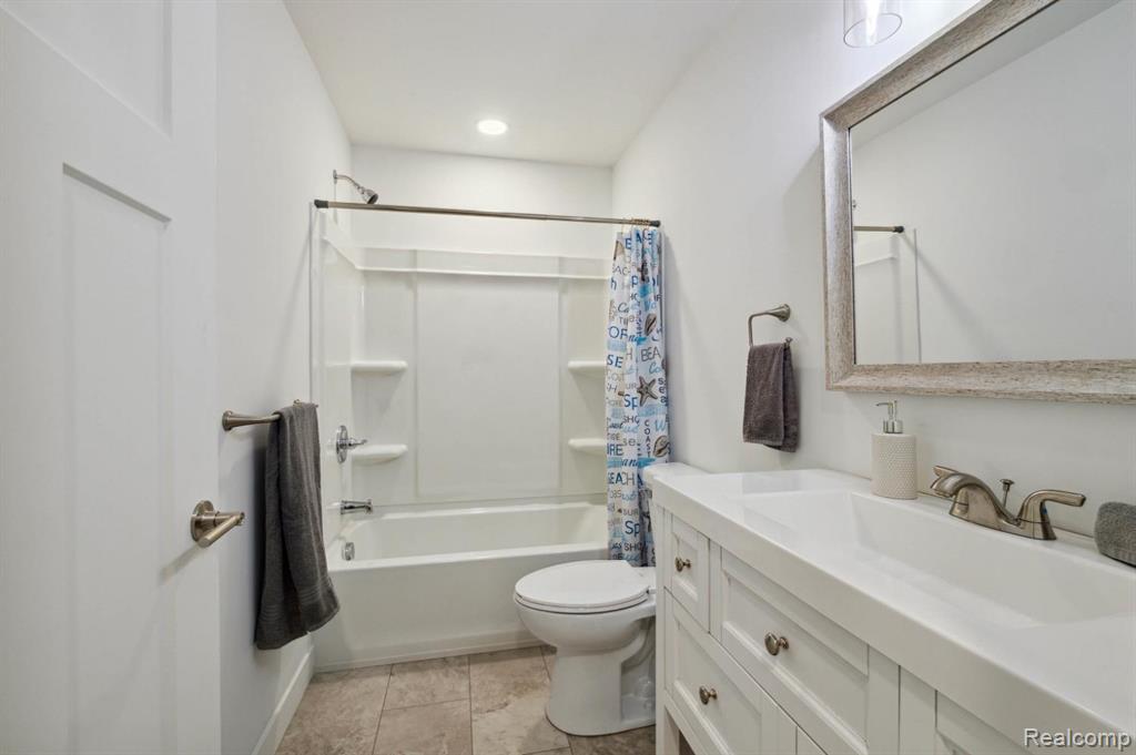 13375 Lenmoore Road, Van Buren, MI 48111 — Photo 17