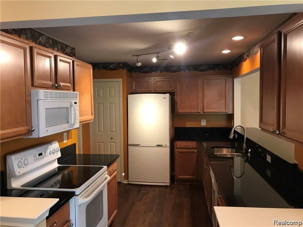 16694 DOVER Drive, Northville, MI — Photo 5
