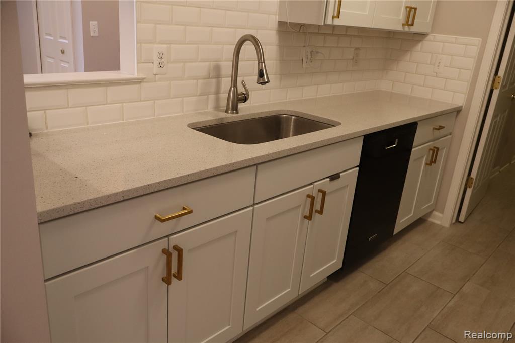 44982 Marigold Drive, Sterling Heights, MI 48314 — Photo 13