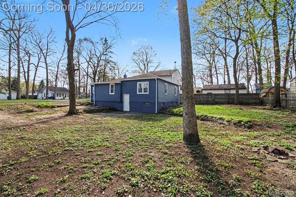 6366 Dellwood Drive, Waterford, MI 48329 — Photo 18