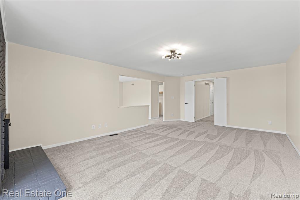 6027 Pebble Lane Court, West Bloomfield, MI — Photo 31