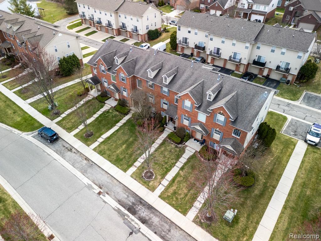 6335 Waldon Center Drive, Unit #16, Clarkston, MI — Photo 33