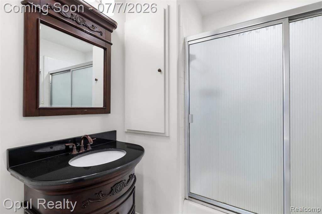 3961 Chablis Street, West Bloomfield, MI 48323 — Photo 22