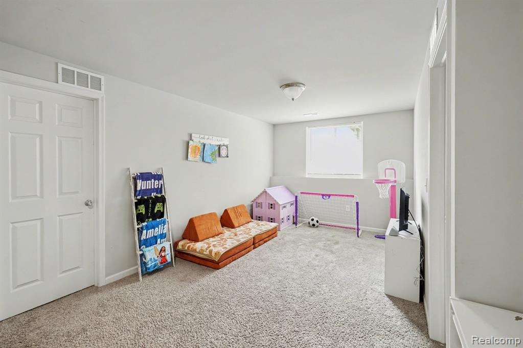 202 Creek Pointe Circle, Durand, MI 48429 — Photo 14