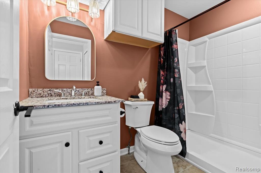 593 Heights Road, Lake Orion, MI 48362 — Photo 16