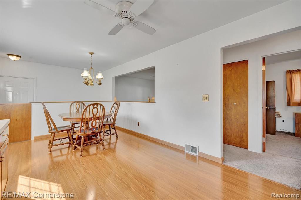 697 WORCHESTER Street, Westland, MI 48186 — Photo 8