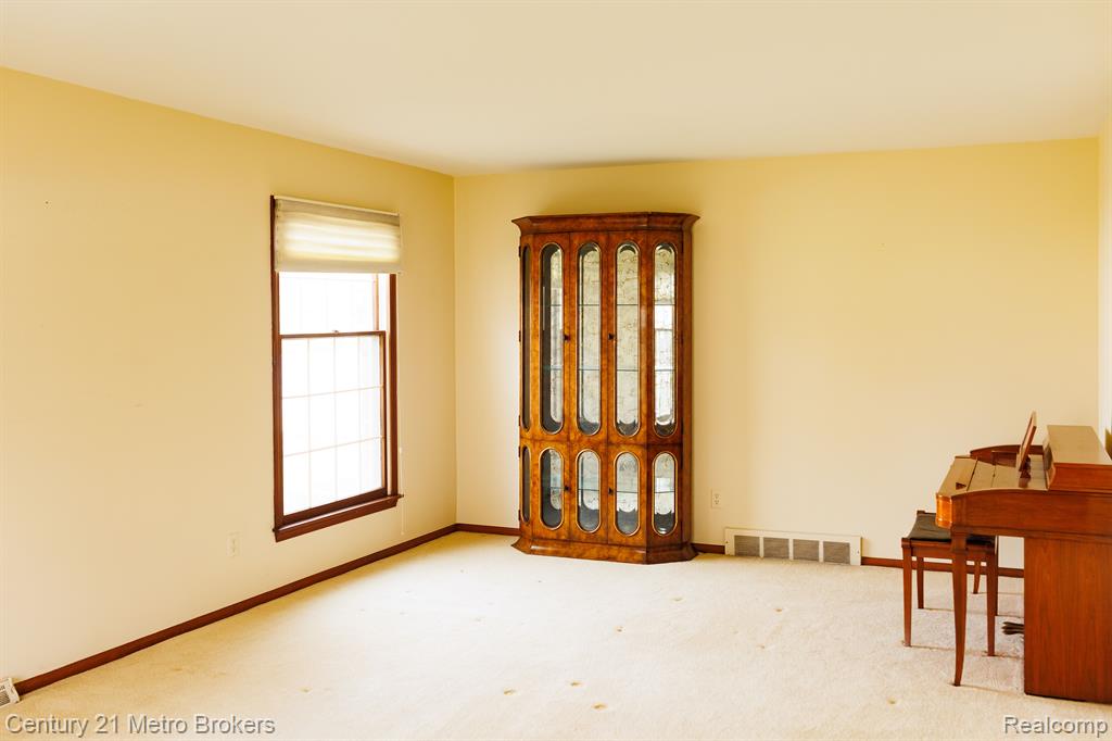 5444 PROVINCIAL Road, Grand Blanc, MI 48439 — Photo 6