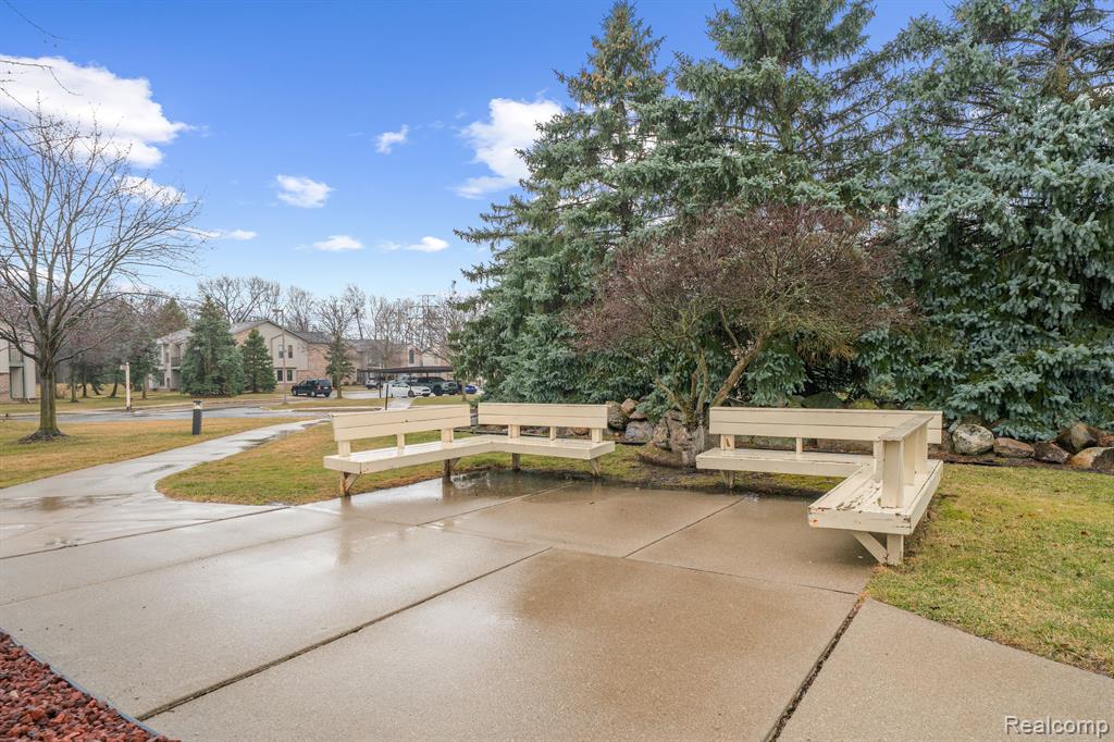 42565 Lilley Pointe Drive, Canton, MI 48187 — Photo 24