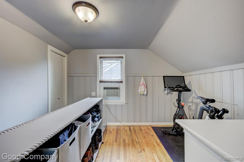 812 N Edgeworth Avenue, Royal Oak, MI 48067 — Photo 25