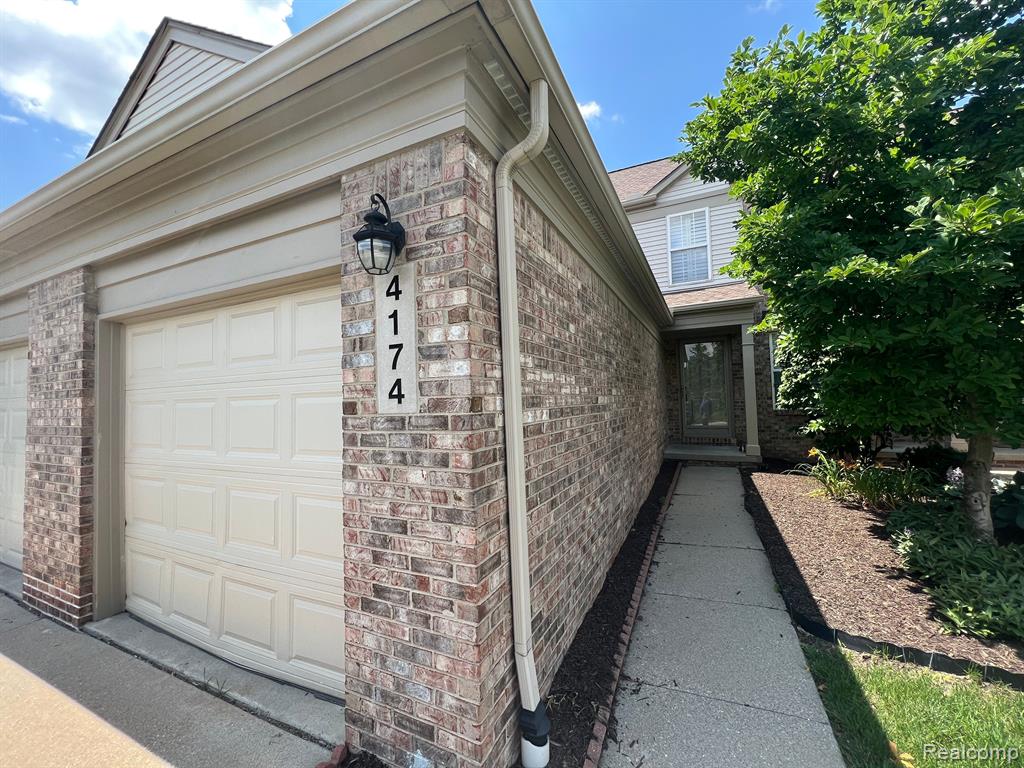 4174 HUNTERS Circle E, Canton, MI 48188 — Photo 2