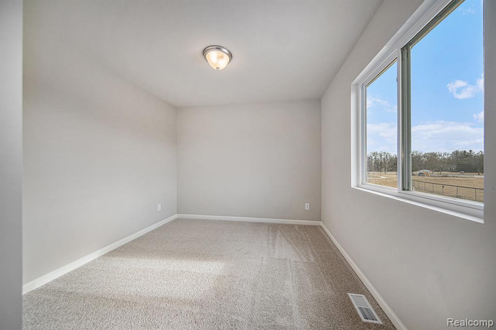 735 LONE OAK Way, Tecumseh, MI 49286 — Photo 15