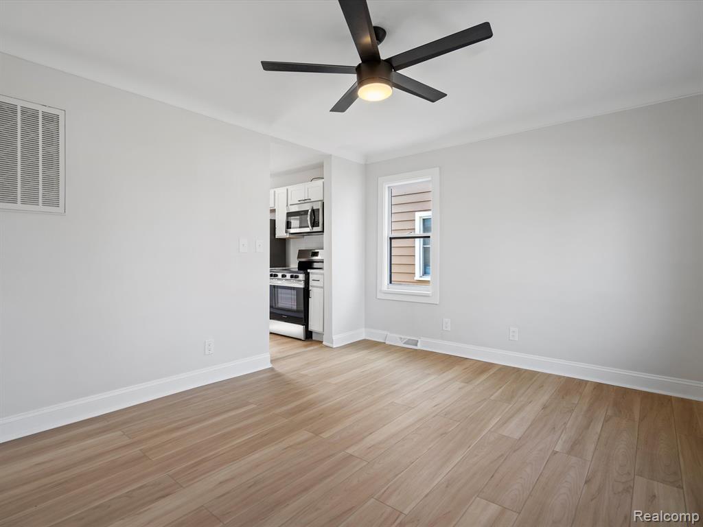 86 E BARRETT Avenue, Madison Heights, MI 48071 — Photo 9