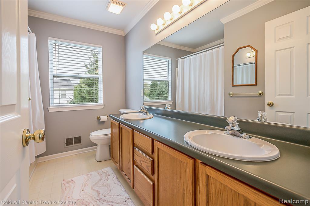 9344 Huron Park Drive, Brighton, MI 48116 — Photo 22