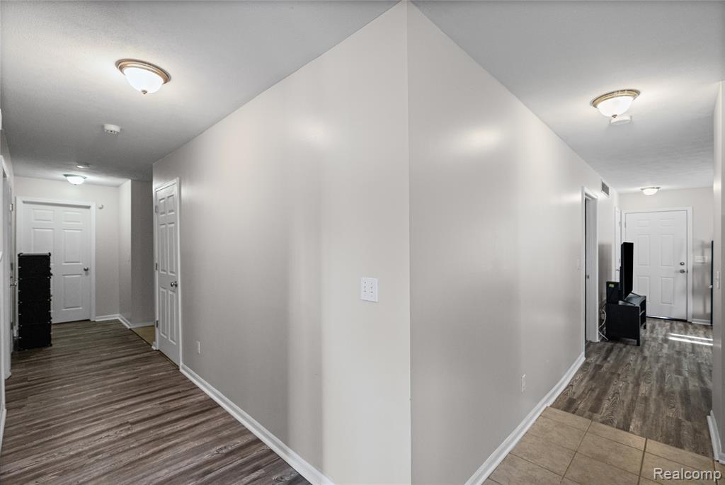 470 E Wood Street, Flint, MI 48503 — Photo 22