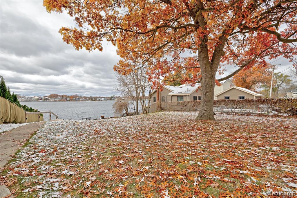 126 N North Shore Drive, Lake Orion, MI 48362 — Photo 54