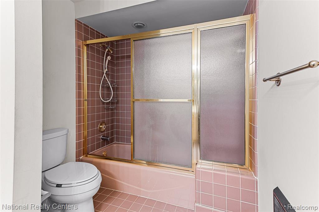 6904 Pebble Park Circle, West Bloomfield, MI — Photo 33