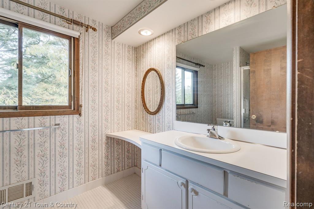 16436 OLD BEDFORD Road, Northville, MI 48168 — Photo 26