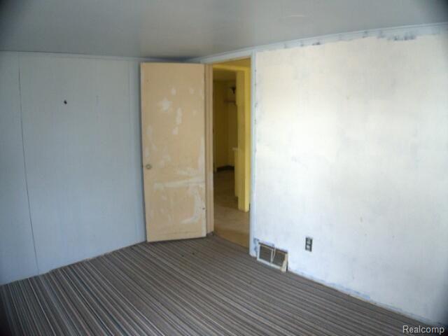 402 SEARLES Avenue, Benton Harbor, MI 49022 — Photo 16