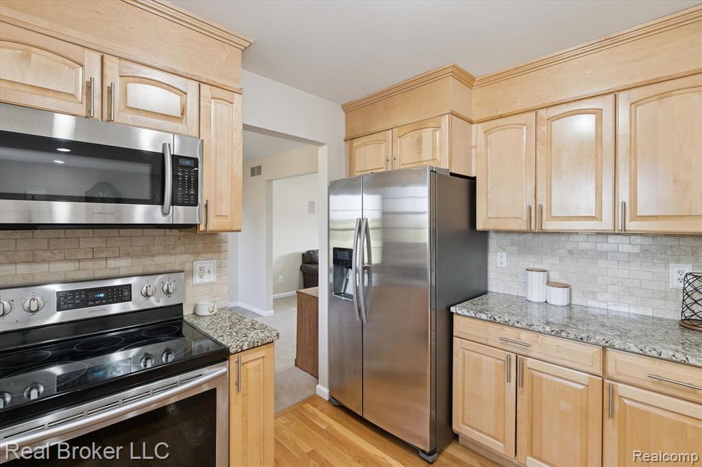 6097 High Valley Drive, White Lake, MI 48383 — Photo 10