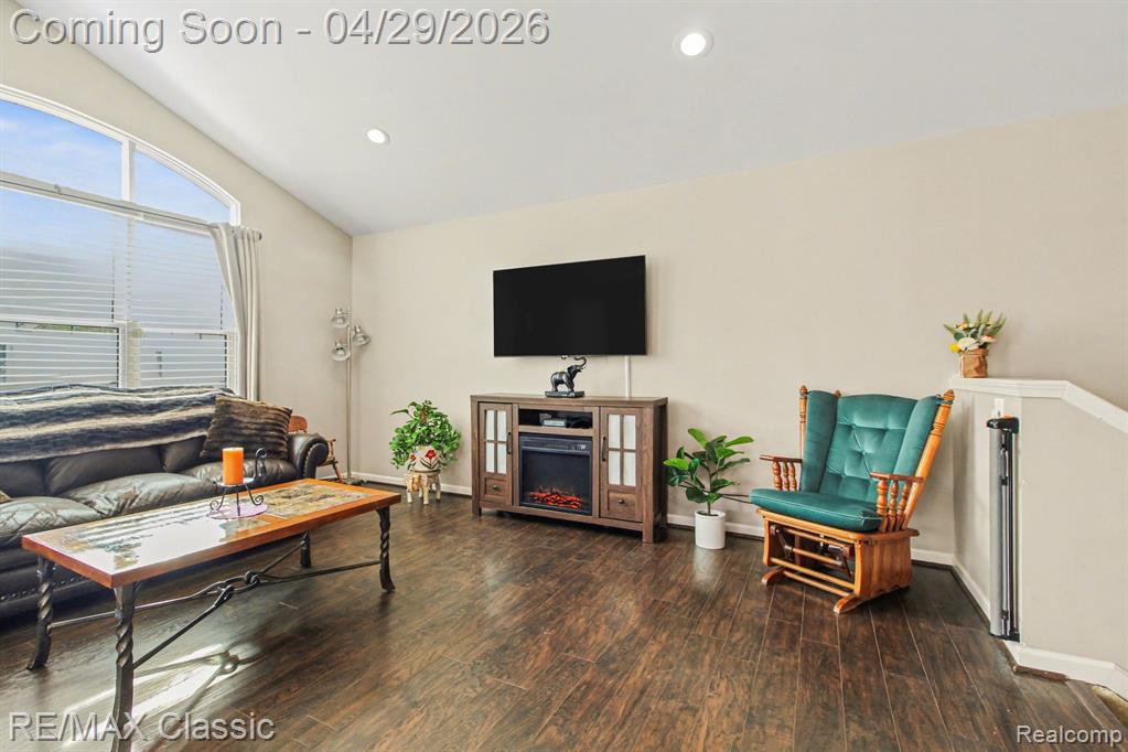 47616 Pembroke Drive, 97, Canton, MI 48188 — Photo 5