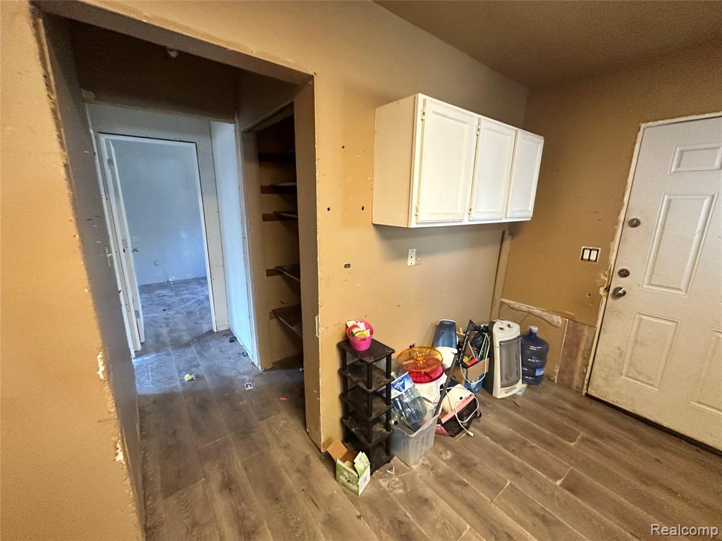 235 Woodbine Drive, Milford, MI 48380 — Photo 14
