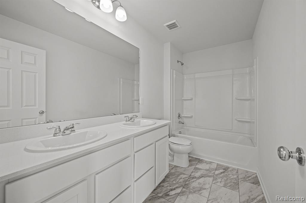 54631 HERON Circle, New Baltimore, MI 48047 — Photo 24