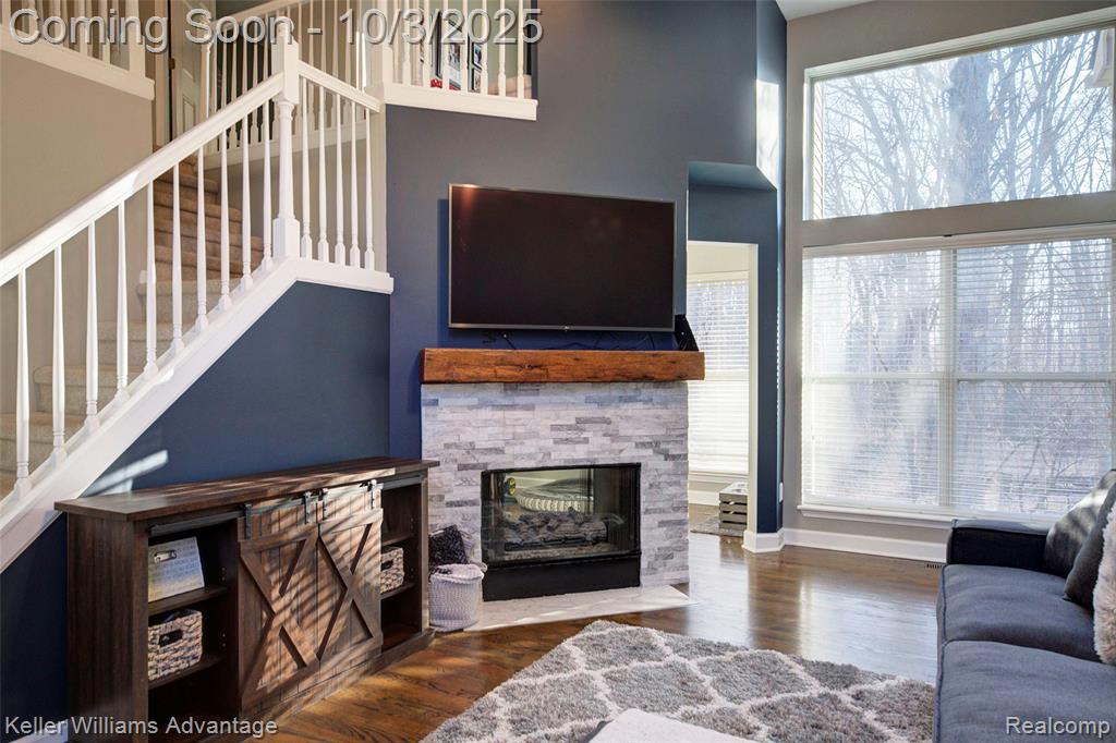 988 Calpernia, Wixom, MI 48393 — Photo 5