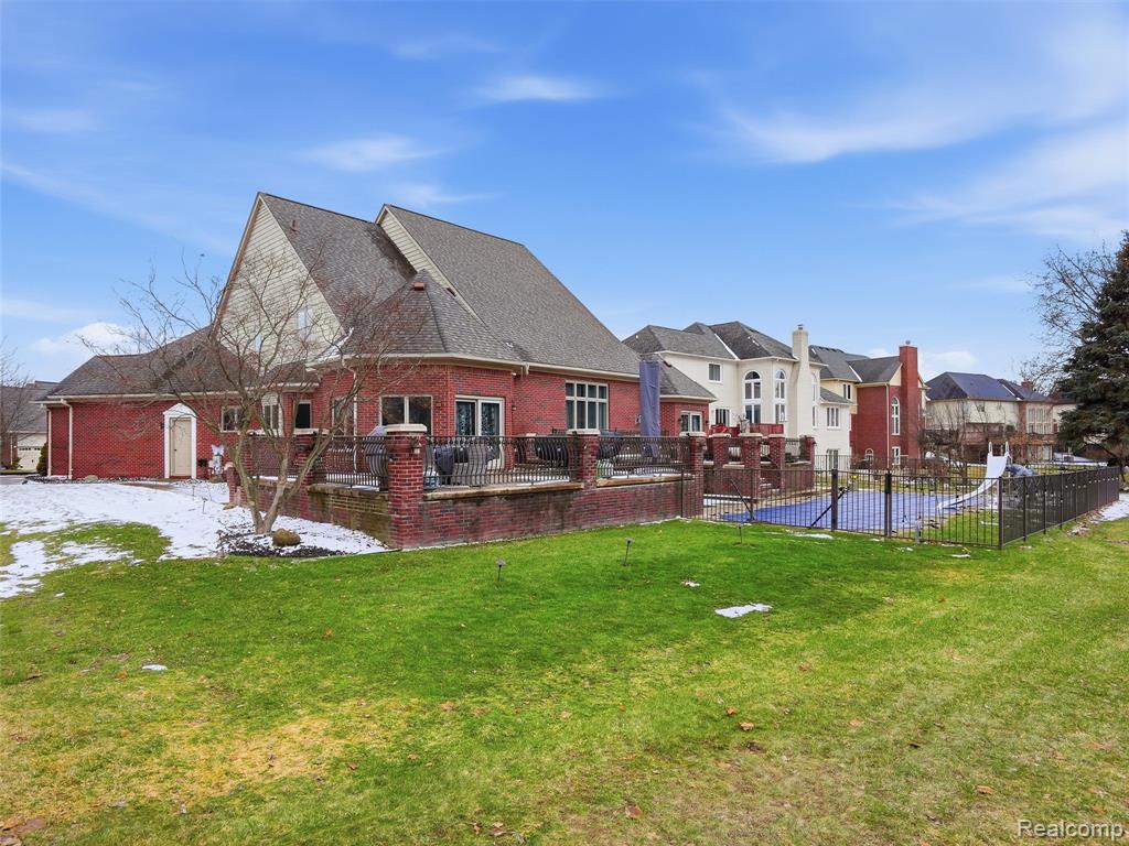 54465 Birchfield Drive E, Shelby Twp, MI 48316 — Photo 76